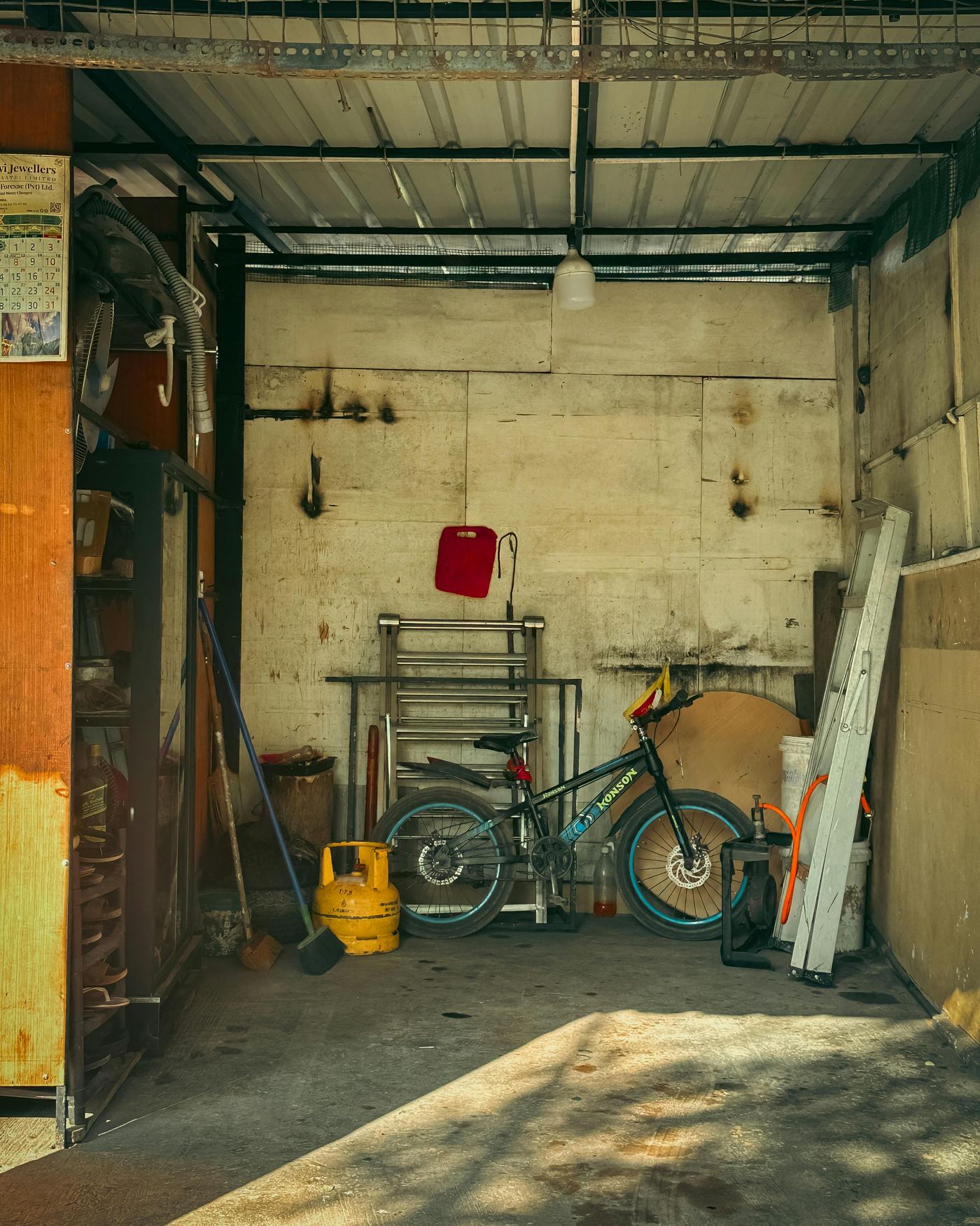 Garage storage damp